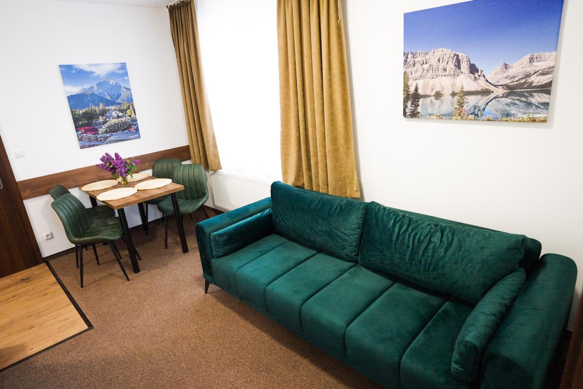 Apartmany Banff Bešeňová エクステリア 写真