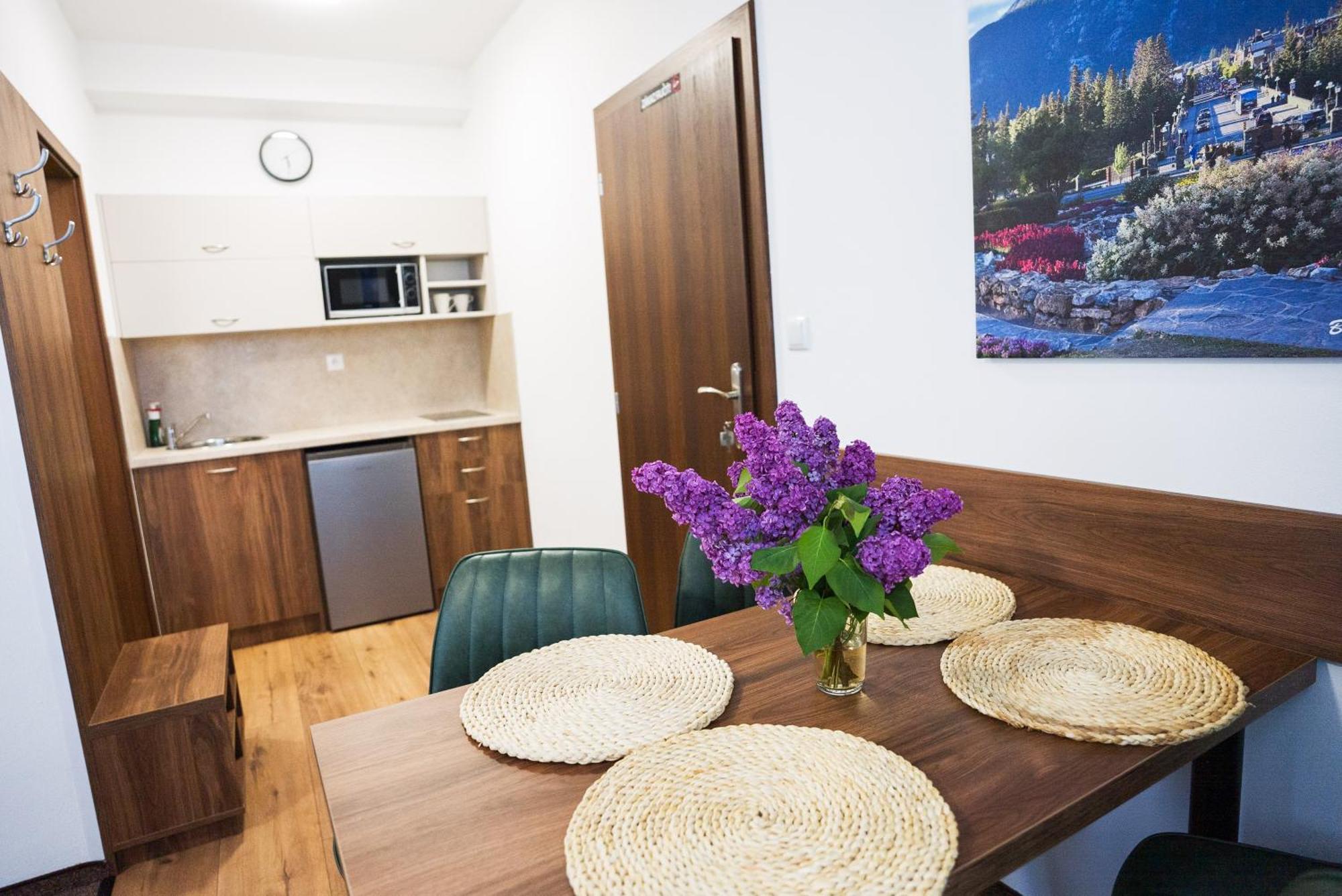 Apartmany Banff Bešeňová エクステリア 写真