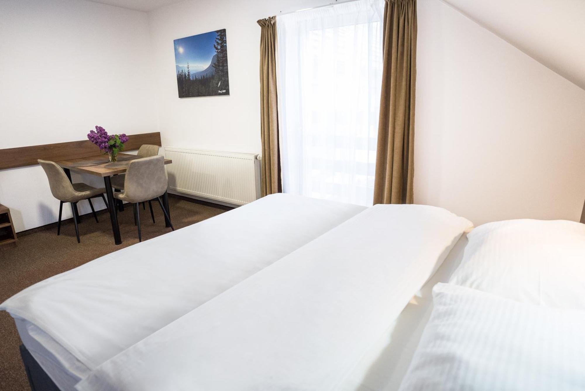 Apartmany Banff Bešeňová エクステリア 写真
