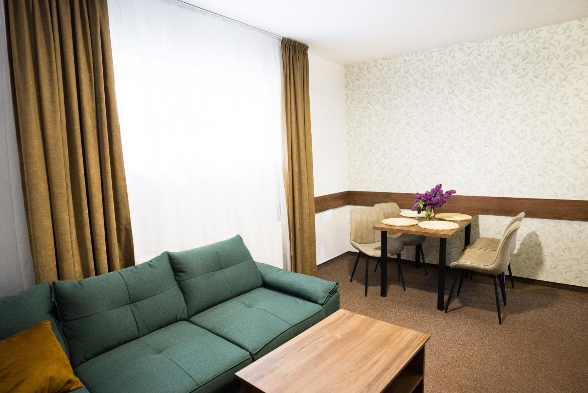Apartmany Banff Bešeňová エクステリア 写真