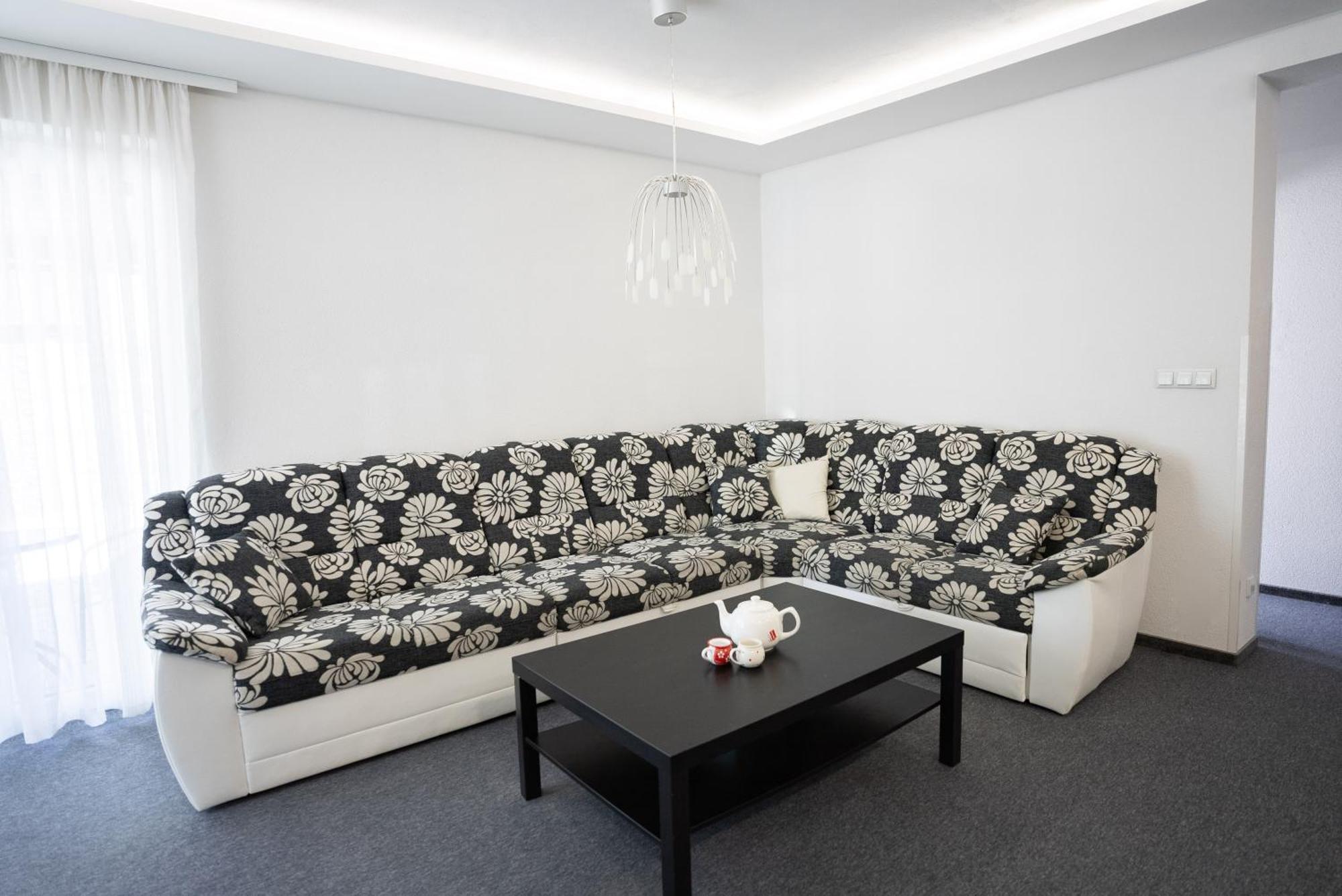 Apartmany Banff Bešeňová エクステリア 写真